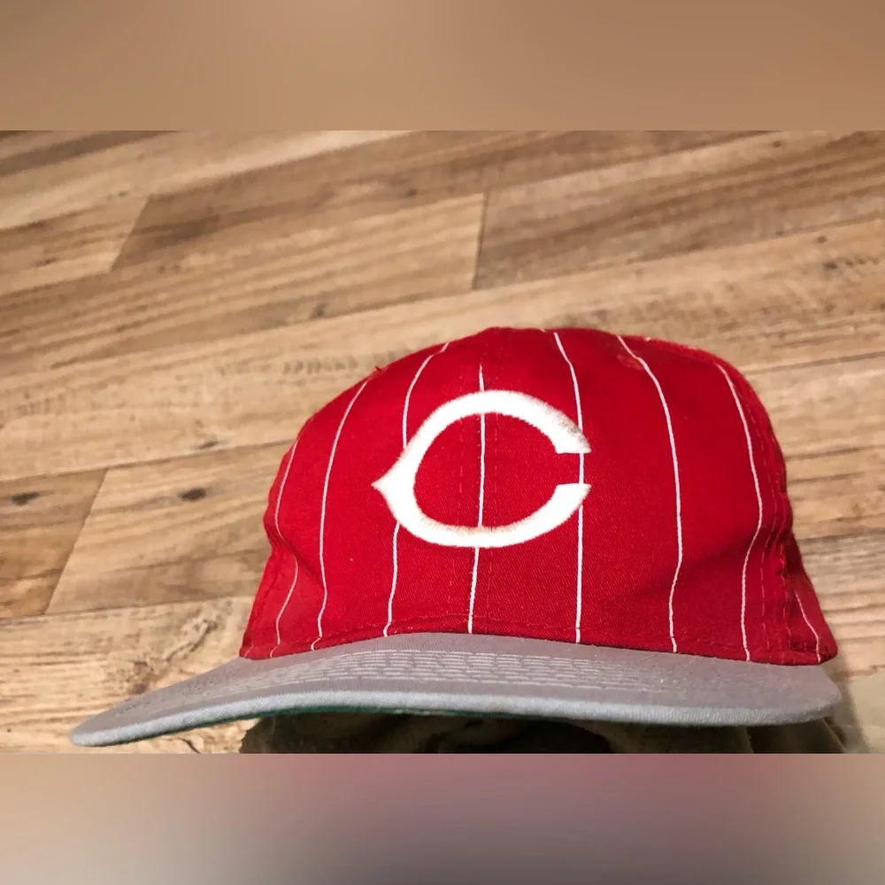 Mlb Cincinnati Reds ‘pinstripes’ Vintage Snapback By Starter
. - Picture 1 of 4